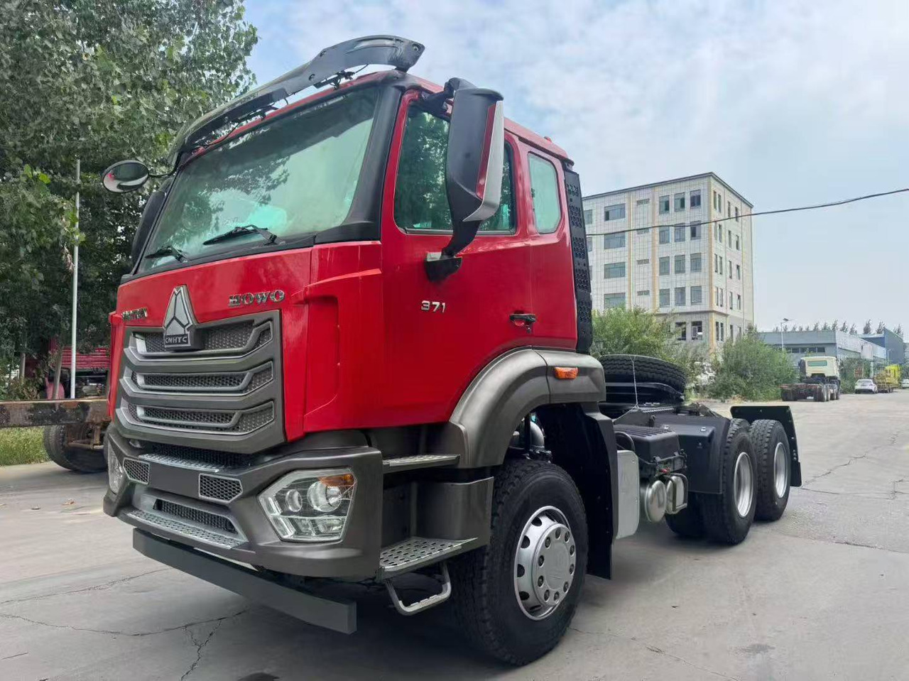 Howo Tractor Unit Click for Discount - Kipper vrachtwagen: afbeelding 2 Howo Tractor Unit Click for Discount - Kipper vrachtwagen: afbeelding 2