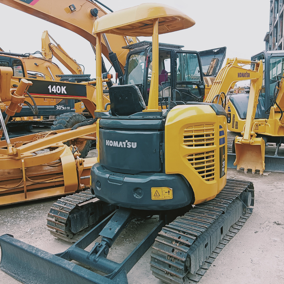 Komatsu PC30 - Rupsgraafmachine: afbeelding 2 Komatsu PC30 - Rupsgraafmachine: afbeelding 2