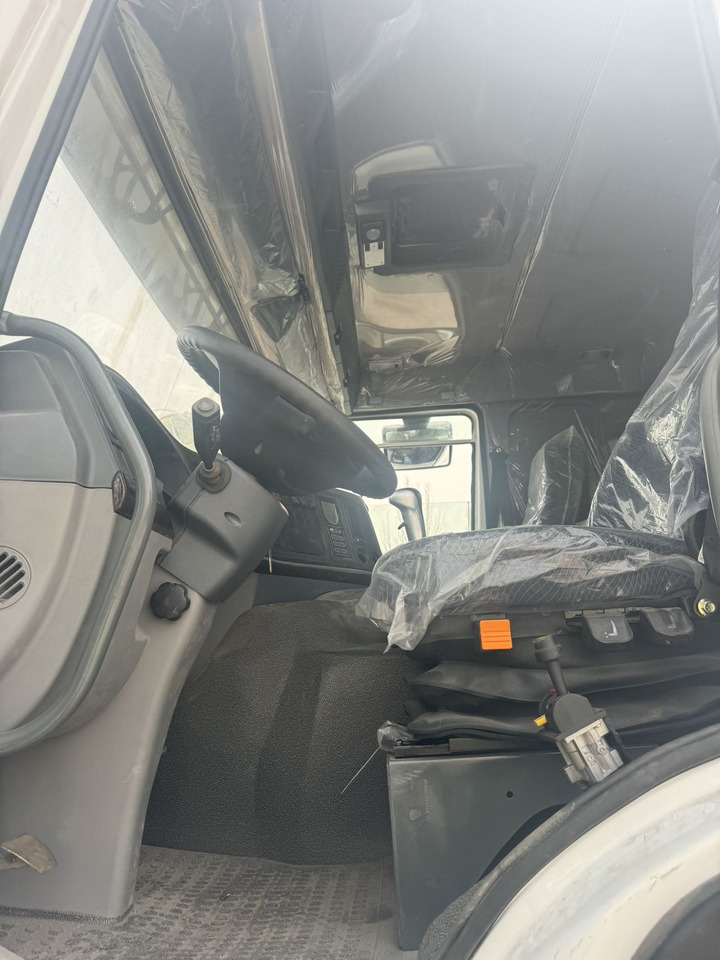 SINOTRUK HOWO 371 6X4 - Kipper vrachtwagen: afbeelding 5 SINOTRUK HOWO 371 6X4 - Kipper vrachtwagen: afbeelding 5