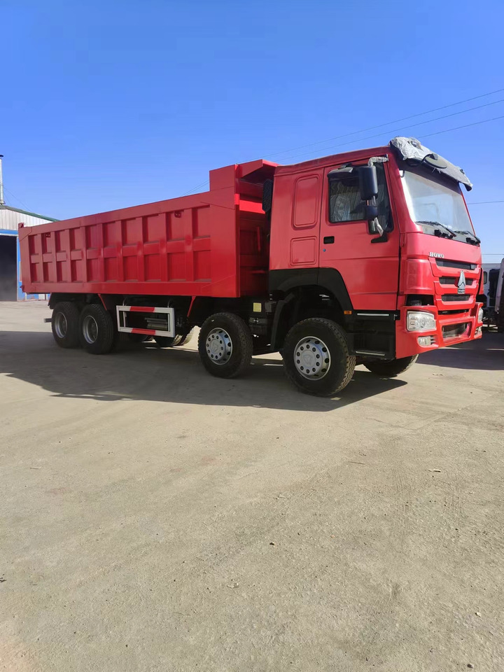 SINOTRUK HOWO 8x4 Dump Truck - Kipper vrachtwagen: afbeelding 2 SINOTRUK HOWO 8x4 Dump Truck - Kipper vrachtwagen: afbeelding 2