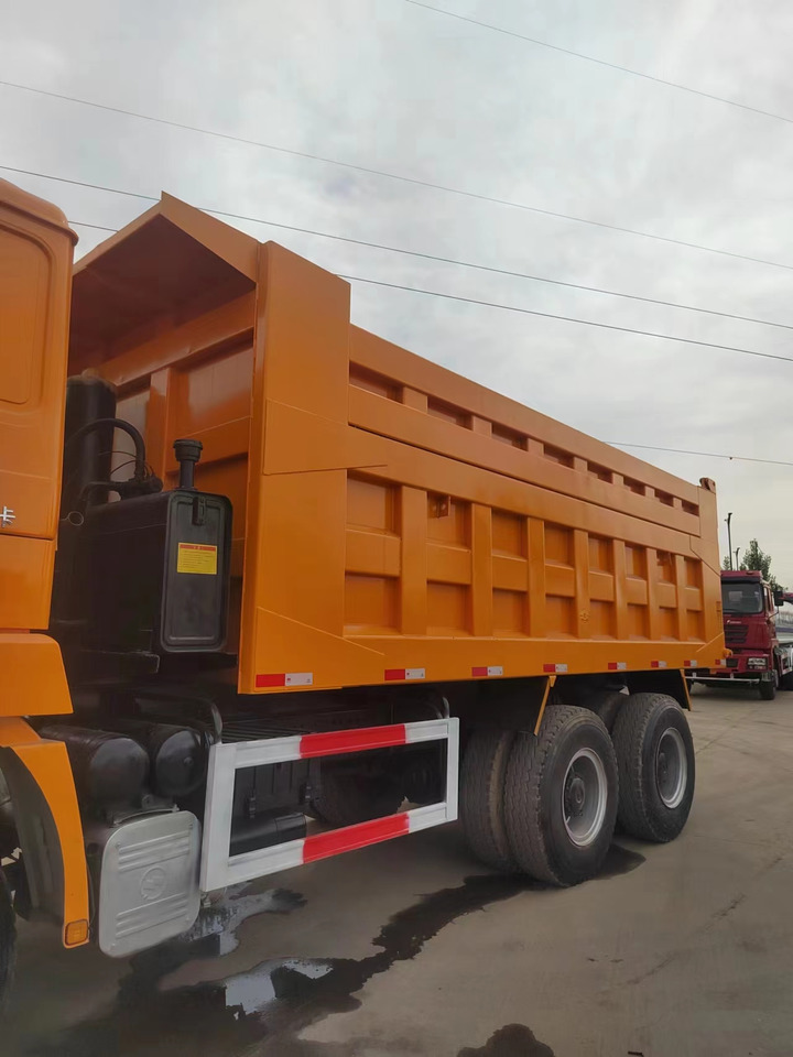 SINOTRUK HOWO 8x4 F3000 Dump Trruck Click for Discount - Kipper vrachtwagen: afbeelding 2 SINOTRUK HOWO 8x4 F3000 Dump Trruck Click for Discount - Kipper vrachtwagen: afbeelding 2