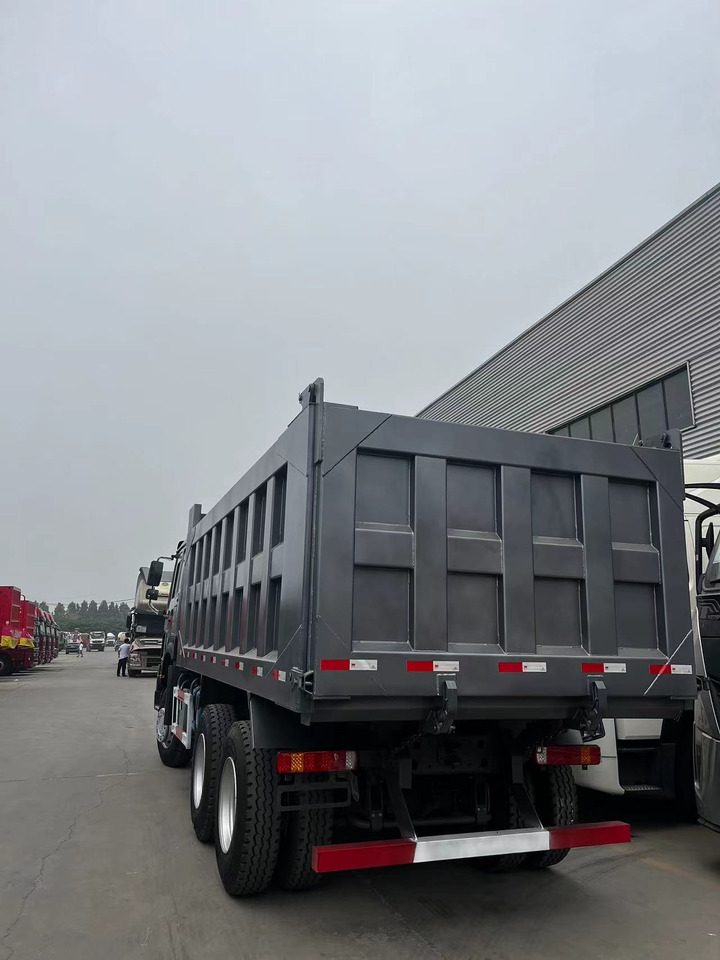 SINOTRUK HOWO Dump Truck 6x4 Click for Discount - Kipper vrachtwagen: afbeelding 5 SINOTRUK HOWO Dump Truck 6x4 Click for Discount - Kipper vrachtwagen: afbeelding 5