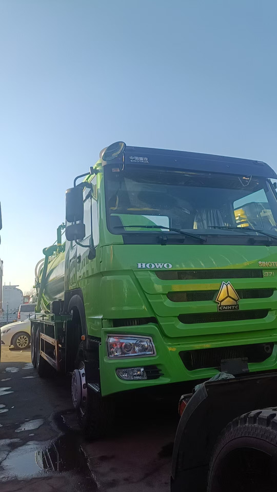 SINOTRUK HOWO Sewage Suction Truck 6*4 Click Here for Discount - Vacuümwagen: afbeelding 3 SINOTRUK HOWO Sewage Suction Truck 6*4 Click Here for Discount - Vacuümwagen: afbeelding 3