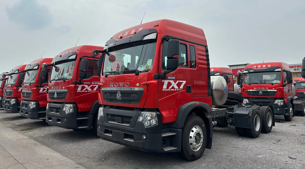 SINOTRUK HOWO TX480HP Tractor Unit Click for Discount - Kipper vrachtwagen: afbeelding 3 SINOTRUK HOWO TX480HP Tractor Unit Click for Discount - Kipper vrachtwagen: afbeelding 3