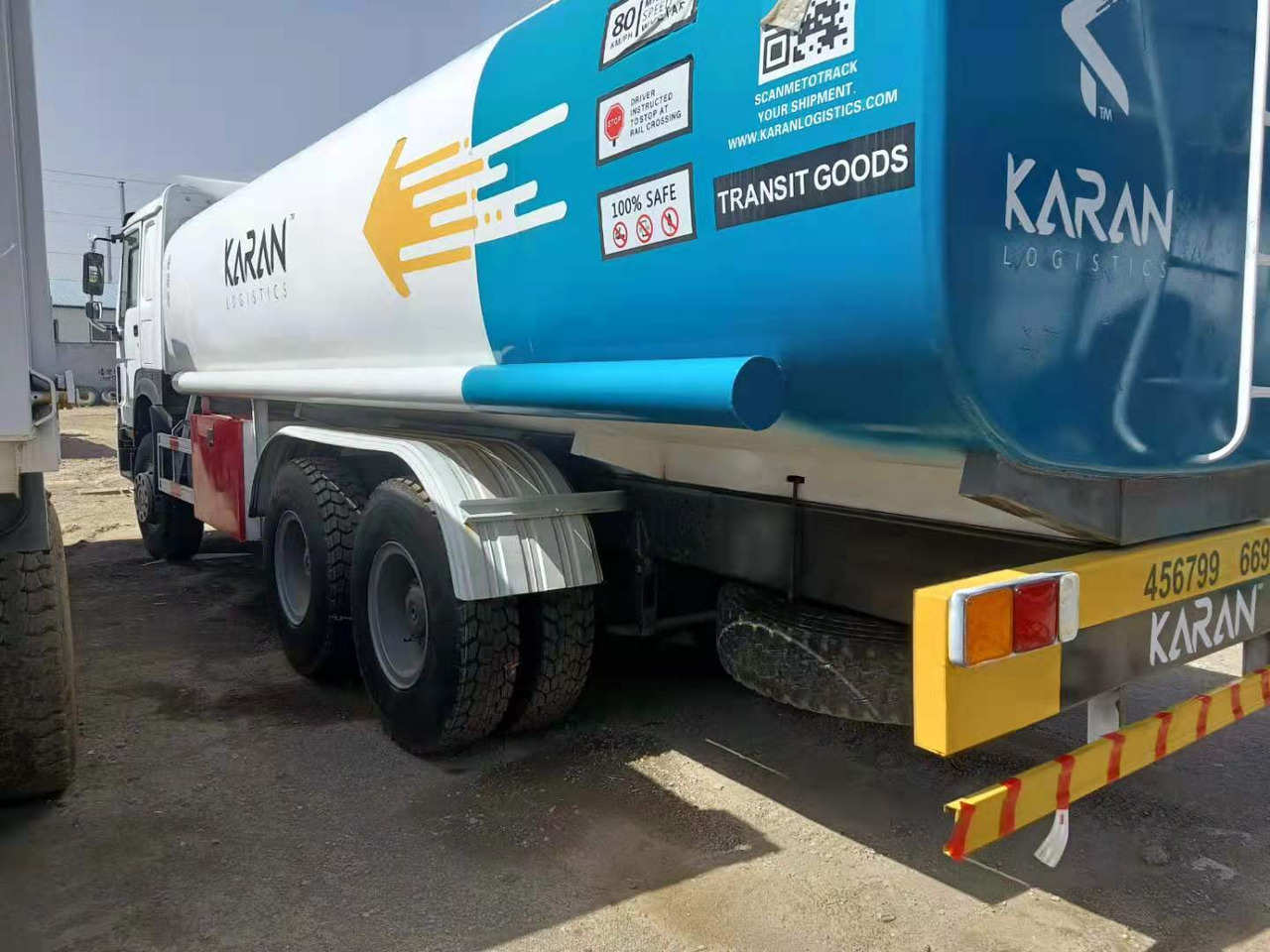 SINOTRUK Howo 371 Fuel Tanker Click Here For DISCOUNT - Tankwagen: afbeelding 1 SINOTRUK Howo 371 Fuel Tanker Click Here For DISCOUNT - Tankwagen: afbeelding 1
