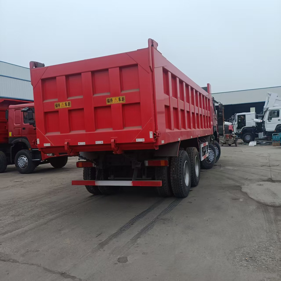 SINOTRUK howo 8x4 - Kipper vrachtwagen: afbeelding 5 SINOTRUK howo 8x4 - Kipper vrachtwagen: afbeelding 5