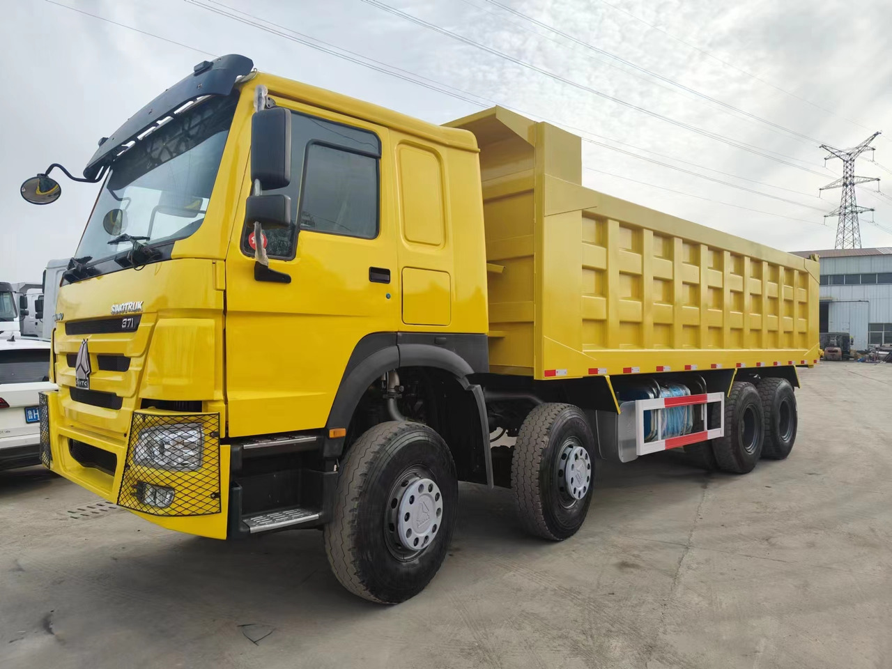 Sino HOWO 8x4 Dump Truck Click for Discount - Kipper vrachtwagen: afbeelding 1 Sino HOWO 8x4 Dump Truck Click for Discount - Kipper vrachtwagen: afbeelding 1