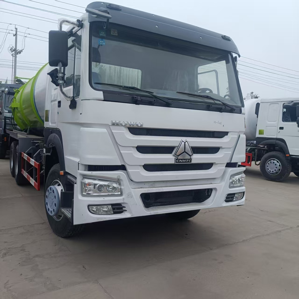 Sinotruk Howo Howo 6x4 Large Vacuum Suction Truck - Vacuümwagen: afbeelding 3 Sinotruk Howo Howo 6x4 Large Vacuum Suction Truck - Vacuümwagen: afbeelding 3