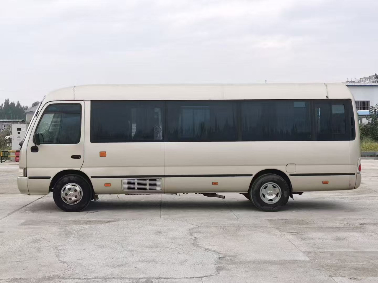 TOYOTA Coaster Mini Bus Good Conditon Automatic Doors Negotiable - Minibus, Personenvervoer: afbeelding 5 TOYOTA Coaster Mini Bus Good Conditon Automatic Doors Negotiable - Minibus, Personenvervoer: afbeelding 5