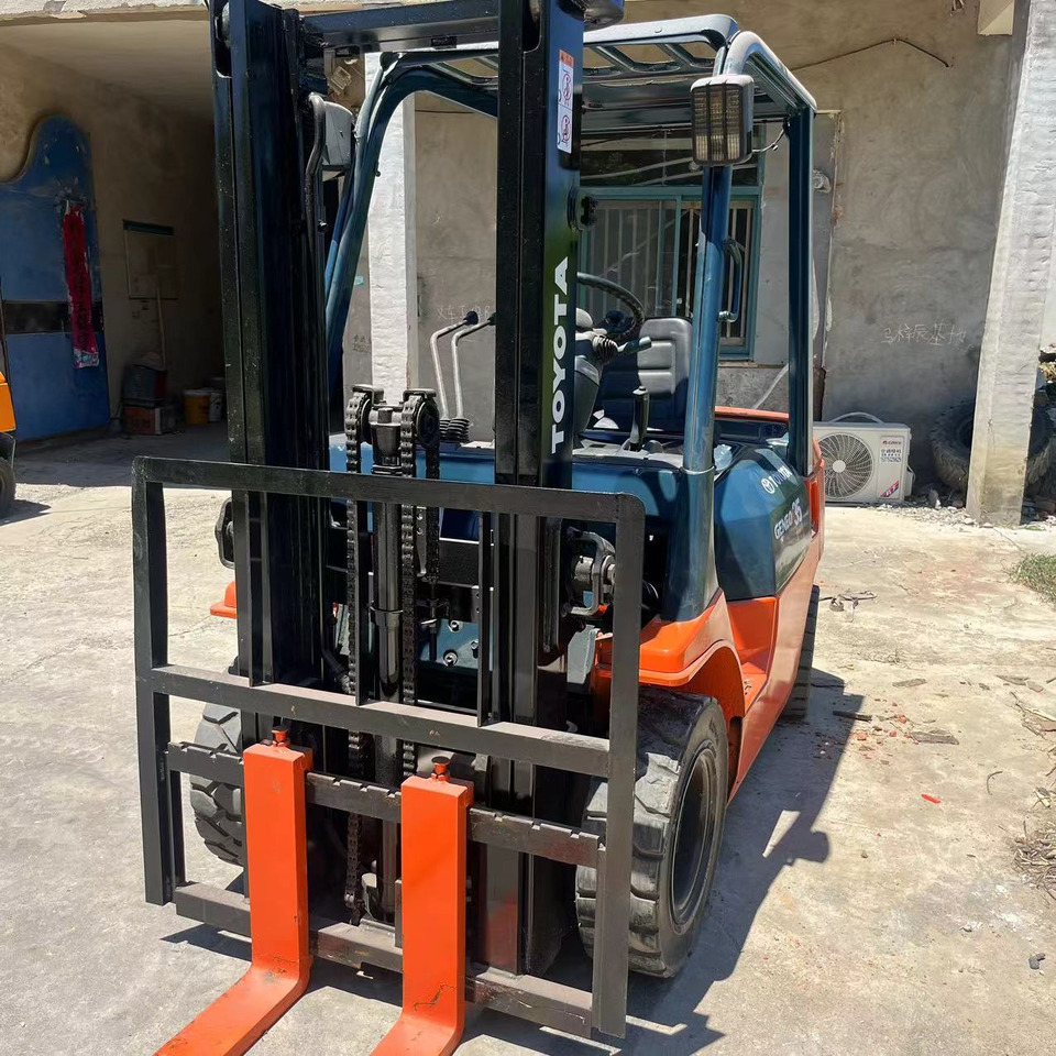TOYOTA FD35 Forklift 3.5Ton - Diesel heftruck: afbeelding 4 TOYOTA FD35 Forklift 3.5Ton - Diesel heftruck: afbeelding 4