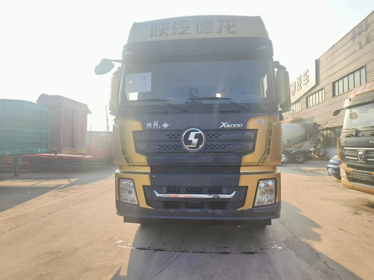 SINOTRUK X5000 6X4 Manual Tractor Unit - Trekker: afbeelding 1 SINOTRUK X5000 6X4 Manual Tractor Unit - Trekker: afbeelding 1