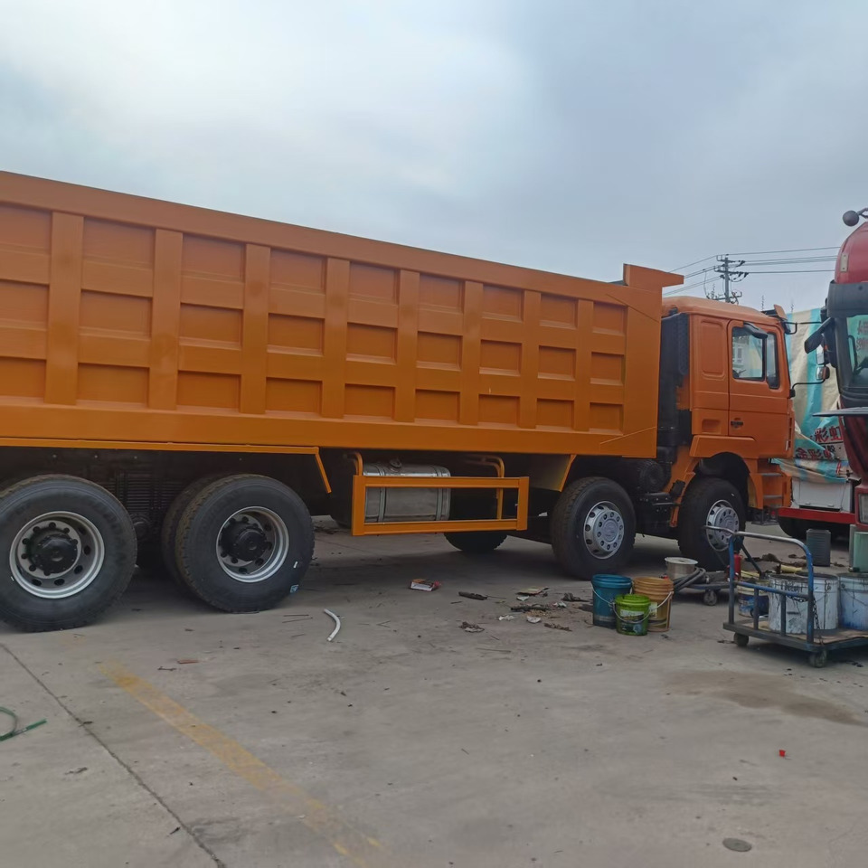 Shacman F3000 8X4 - Kipper vrachtwagen: afbeelding 4 Shacman F3000 8X4 - Kipper vrachtwagen: afbeelding 4