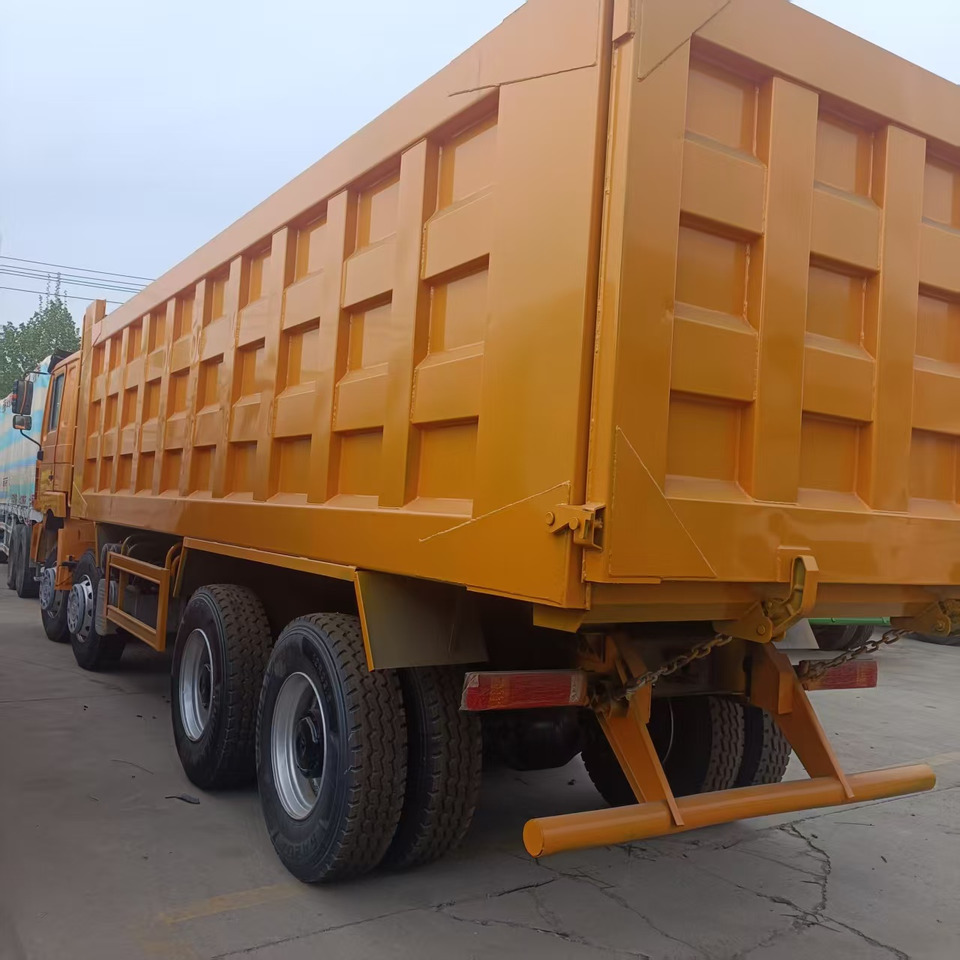 Shacman F3000 8X4 - Kipper vrachtwagen: afbeelding 2 Shacman F3000 8X4 - Kipper vrachtwagen: afbeelding 2