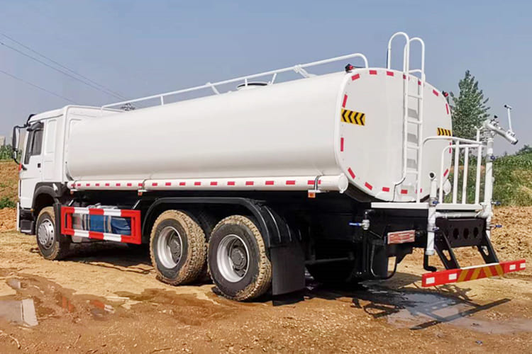 Howo Water Tanker Truck for Sale in Guyana - Tankwagen: afbeelding 3 Howo Water Tanker Truck for Sale in Guyana - Tankwagen: afbeelding 3