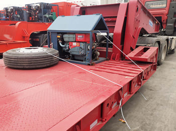TITAN Folding Gooseneck Lowboy Trailers for Sale in Senegal - Oplegger: afbeelding 3 TITAN Folding Gooseneck Lowboy Trailers for Sale in Senegal - Oplegger: afbeelding 3