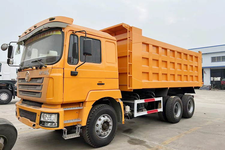 SHACMAN Shacman Cargo Truck for Sale in Kenya - Kipper vrachtwagen: afbeelding 1 SHACMAN Shacman Cargo Truck for Sale in Kenya - Kipper vrachtwagen: afbeelding 1