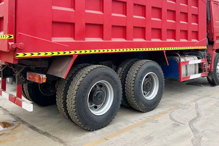 SHACMAN Shacman Dump Trailer Truck for Sale in Nigeria - Kipper vrachtwagen: afbeelding 5 SHACMAN Shacman Dump Trailer Truck for Sale in Nigeria - Kipper vrachtwagen: afbeelding 5