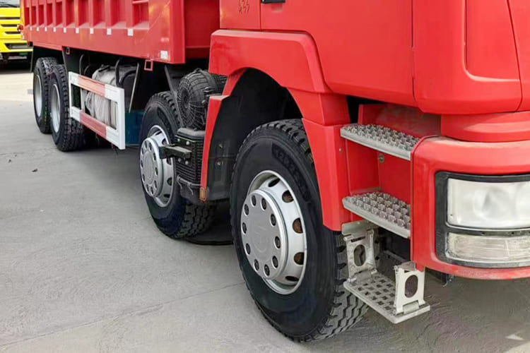 SHACMAN Shacman Truck for sale in Tanzania - Kipper vrachtwagen: afbeelding 3 SHACMAN Shacman Truck for sale in Tanzania - Kipper vrachtwagen: afbeelding 3