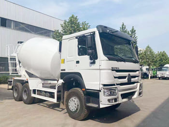 SINOTRUK Cement Mixer Truck for Sale in Zambia - Betonmixer: afbeelding 2 SINOTRUK Cement Mixer Truck for Sale in Zambia - Betonmixer: afbeelding 2