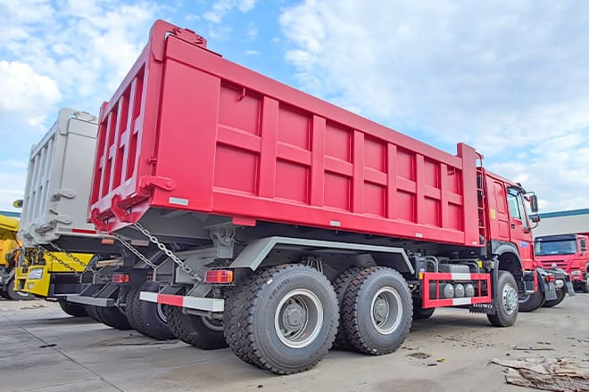 SINOTRUK New Sinotruk Howo 340 Tipper Trucks for Sale in Mali - Kipper vrachtwagen: afbeelding 4 SINOTRUK New Sinotruk Howo 340 Tipper Trucks for Sale in Mali - Kipper vrachtwagen: afbeelding 4