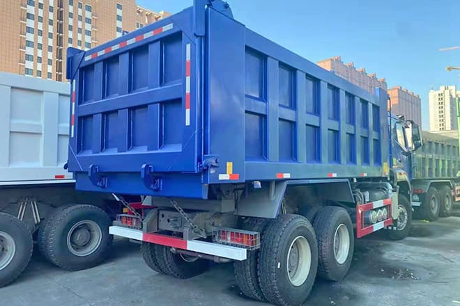 SINOTRUK Sinotruk Howo 380 New Dump Trucks for Sale in Côte d'Ivoire - Kipper vrachtwagen: afbeelding 4 SINOTRUK Sinotruk Howo 380 New Dump Trucks for Sale in Côte d'Ivoire - Kipper vrachtwagen: afbeelding 4