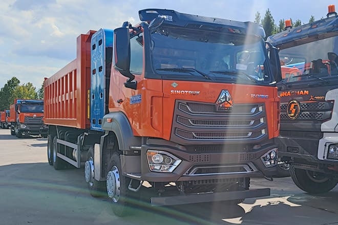 SINOTRUK Sinotruk Howo 8x4 Tipper Trucks for Sale in Ghana - Kipper vrachtwagen: afbeelding 3 SINOTRUK Sinotruk Howo 8x4 Tipper Trucks for Sale in Ghana - Kipper vrachtwagen: afbeelding 3