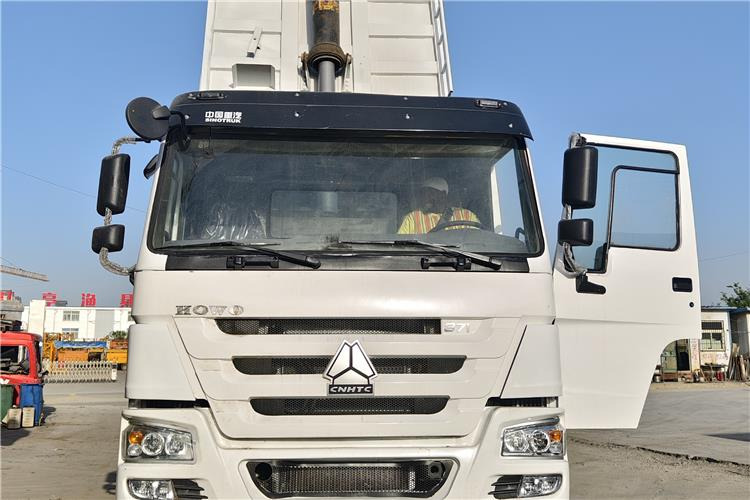 SINOTRUK Used Howo 371 Dump Truck 8x4 for Sale In Ghana - Kipper vrachtwagen: afbeelding 3 SINOTRUK Used Howo 371 Dump Truck 8x4 for Sale In Ghana - Kipper vrachtwagen: afbeelding 3