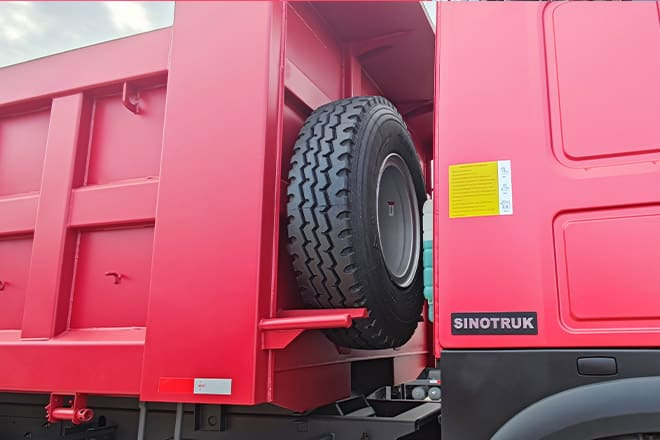 Sinotruk Howo 6x4 Dump Truck Price for Sale in Congo - Kipper vrachtwagen: afbeelding 5 Sinotruk Howo 6x4 Dump Truck Price for Sale in Congo - Kipper vrachtwagen: afbeelding 5
