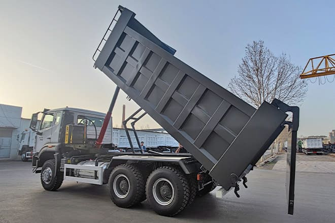 Sinotruk Howo 6x4 Dump Truck Price for Sale in Jamaica - Kipper vrachtwagen: afbeelding 2 Sinotruk Howo 6x4 Dump Truck Price for Sale in Jamaica - Kipper vrachtwagen: afbeelding 2