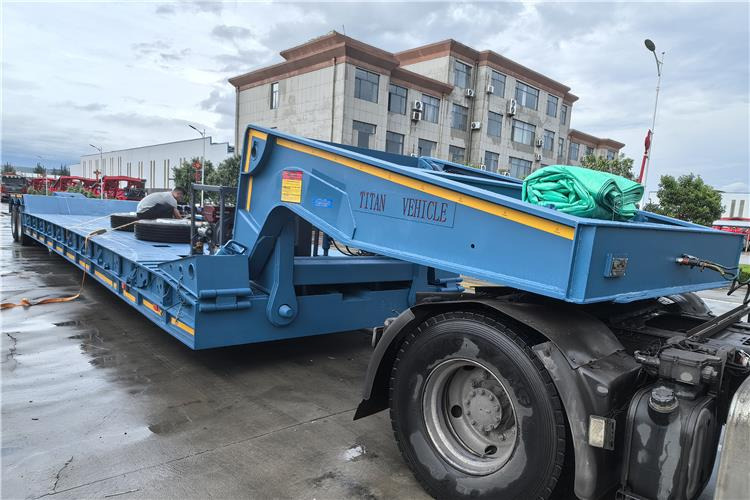 TITAN 2 Axle 80 Ton Detachable Gooseneck Trailer for Sale In Nigeria - Dieplader oplegger: afbeelding 3 TITAN 2 Axle 80 Ton Detachable Gooseneck Trailer for Sale In Nigeria - Dieplader oplegger: afbeelding 3