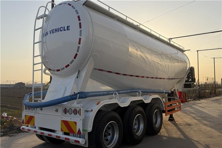 TITAN 3 Axle 50 Ton Dry Bulker Cement Tanker Trailer for Sale In Saudi Arabia - Bulkoplegger: afbeelding 2 TITAN 3 Axle 50 Ton Dry Bulker Cement Tanker Trailer for Sale In Saudi Arabia - Bulkoplegger: afbeelding 2