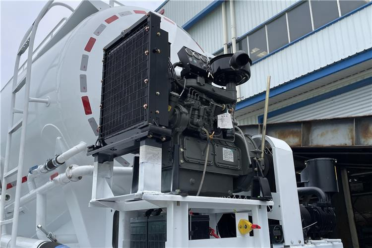 TITAN 4 Axle Bulker Cement Tanker Trailer for Sale In Zambia - Bulkoplegger: afbeelding 2 TITAN 4 Axle Bulker Cement Tanker Trailer for Sale In Zambia - Bulkoplegger: afbeelding 2