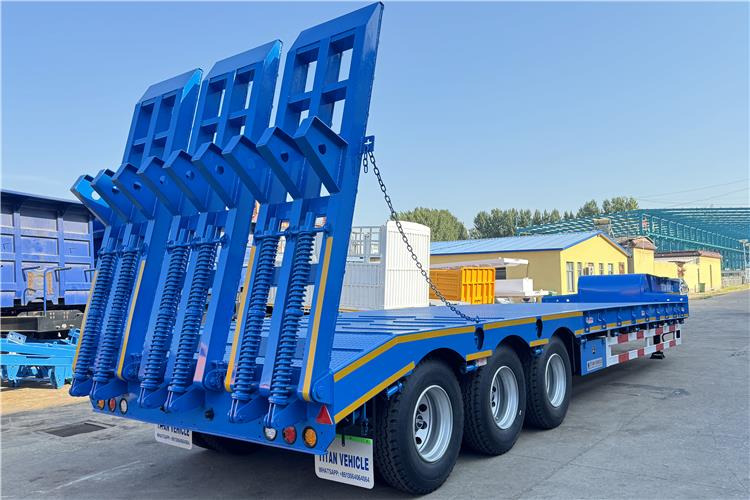 TITAN Tri Axle 80 Ton Low Loader Semi Trailer for Sale In Benin - Dieplader oplegger: afbeelding 2 TITAN Tri Axle 80 Ton Low Loader Semi Trailer for Sale In Benin - Dieplader oplegger: afbeelding 2