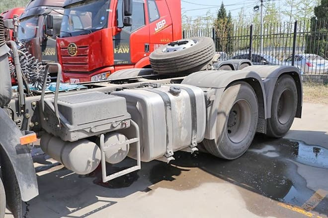 FAW Faw J6P 380HP Truck for Sale in Mali - Trekker: afbeelding 3 FAW Faw J6P 380HP Truck for Sale in Mali - Trekker: afbeelding 3