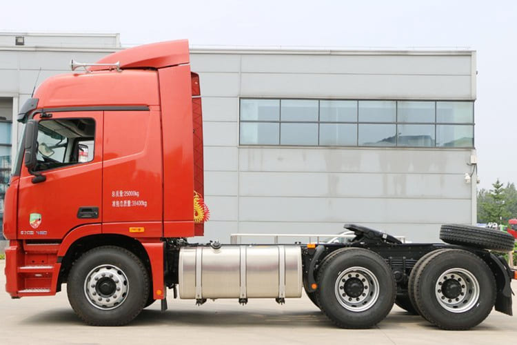 FOTON Foton Auman Gtl 6x4 Tractor Head for Sale in Sierra Leone - Trekker: afbeelding 2 FOTON Foton Auman Gtl 6x4 Tractor Head for Sale in Sierra Leone - Trekker: afbeelding 2