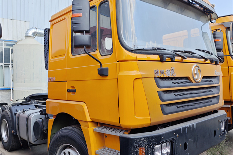 SHACMAN Used Shacman Truck Tractor for Sale in Jamaica - Trekker: afbeelding 2 SHACMAN Used Shacman Truck Tractor for Sale in Jamaica - Trekker: afbeelding 2