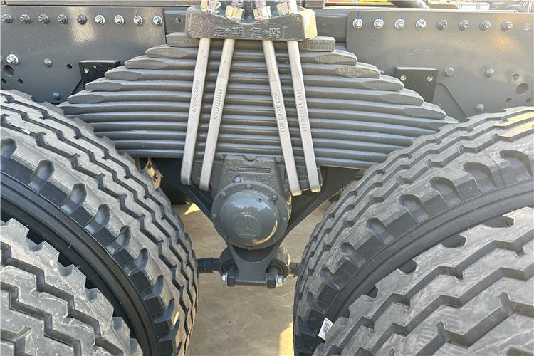 SINOTRUK Howo New Model 371 HP Truck Head for Sale In Zambia - Trekker: afbeelding 4 SINOTRUK Howo New Model 371 HP Truck Head for Sale In Zambia - Trekker: afbeelding 4