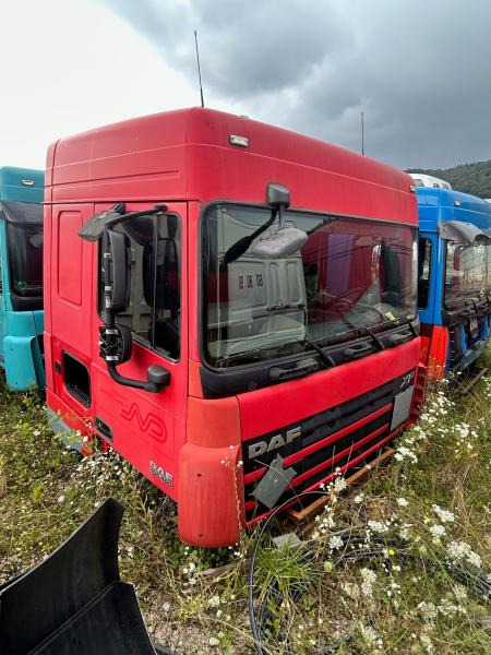 DAF XF105-460 Rouge - Cabine voor Vrachtwagen: afbeelding 1 DAF XF105-460 Rouge - Cabine voor Vrachtwagen: afbeelding 1