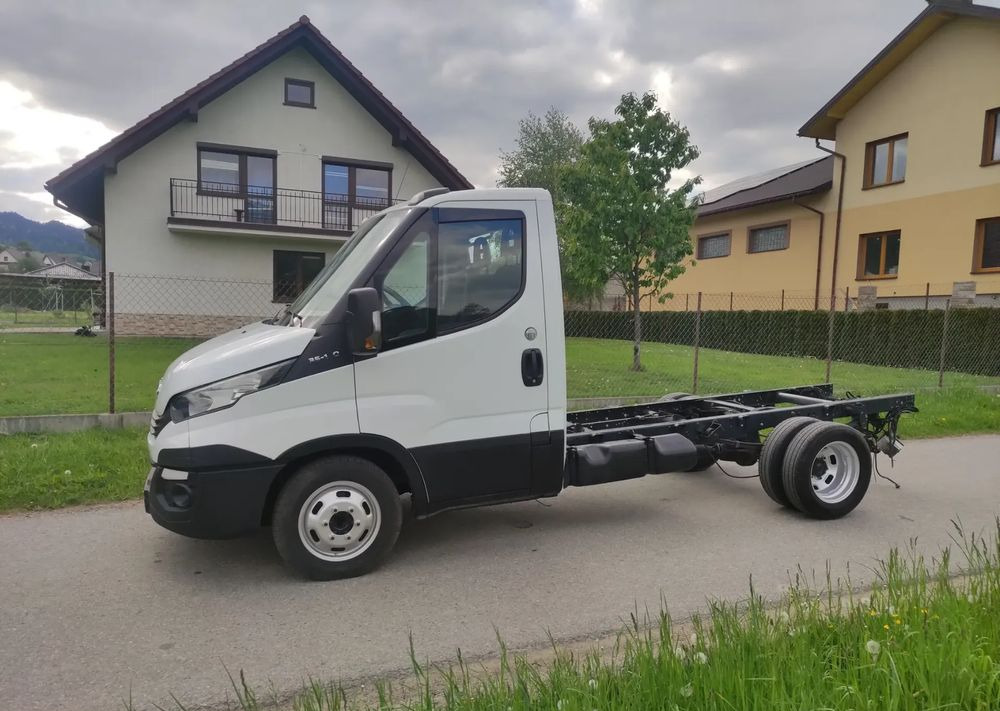 Iveco DAILY 35c14 2.3 hpi rama do zabudowy, - Chassis vrachtwagen: afbeelding 5 Iveco DAILY 35c14 2.3 hpi rama do zabudowy, - Chassis vrachtwagen: afbeelding 5