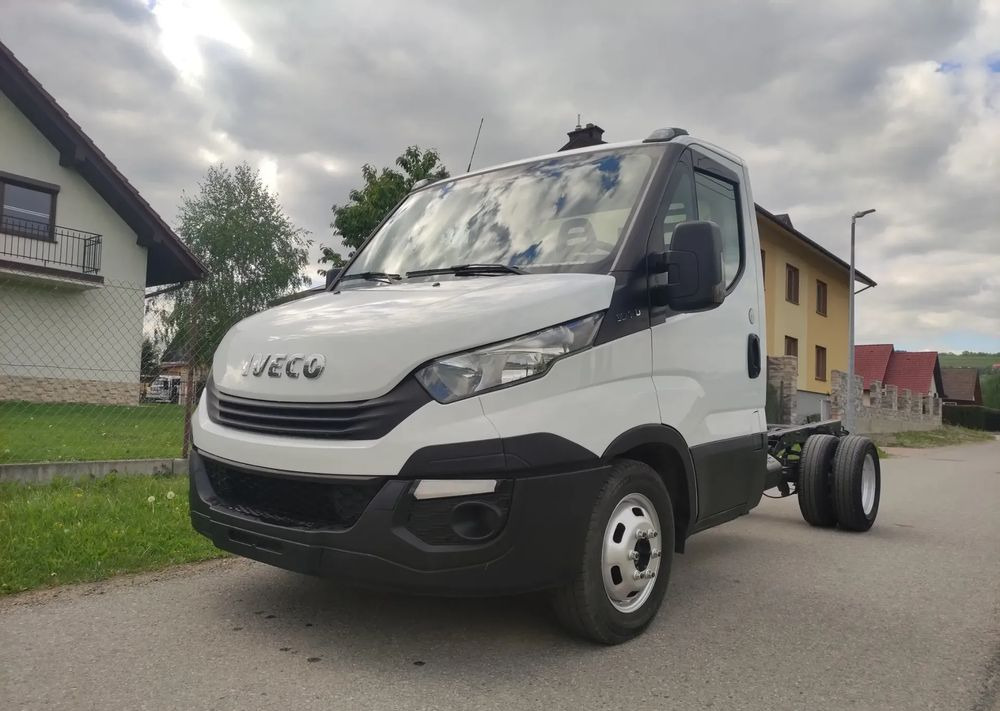 Iveco DAILY 35c14 2.3 hpi rama do zabudowy, - Chassis vrachtwagen: afbeelding 2 Iveco DAILY 35c14 2.3 hpi rama do zabudowy, - Chassis vrachtwagen: afbeelding 2