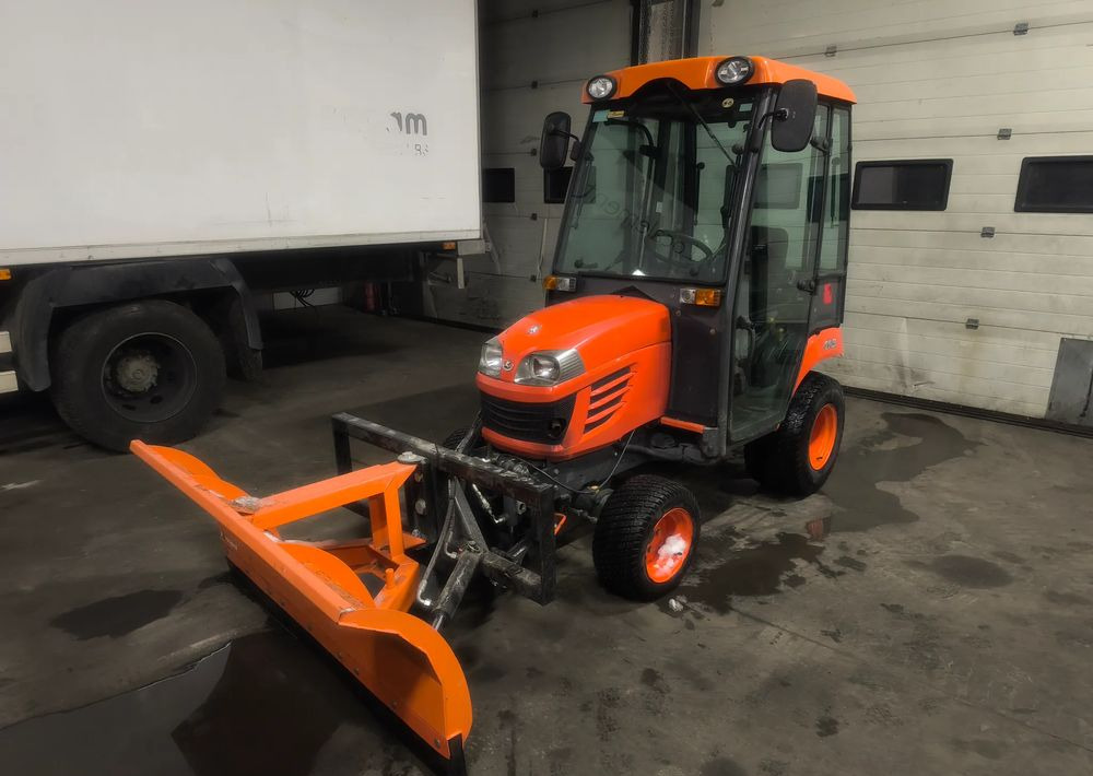 Kubota BX350 4x4 Traktorek komunalny kosiarka pług piaskarka pełen osprzęt - Gemeentelijke tractor: afbeelding 2 Kubota BX350 4x4 Traktorek komunalny kosiarka pług piaskarka pełen osprzęt - Gemeentelijke tractor: afbeelding 2