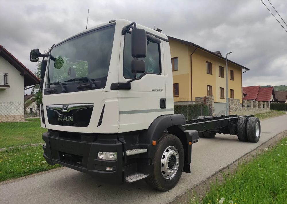 MAN TGM 18.290 ramo do zabudowy 18DMC - Chassis vrachtwagen: afbeelding 1 MAN TGM 18.290 ramo do zabudowy 18DMC - Chassis vrachtwagen: afbeelding 1