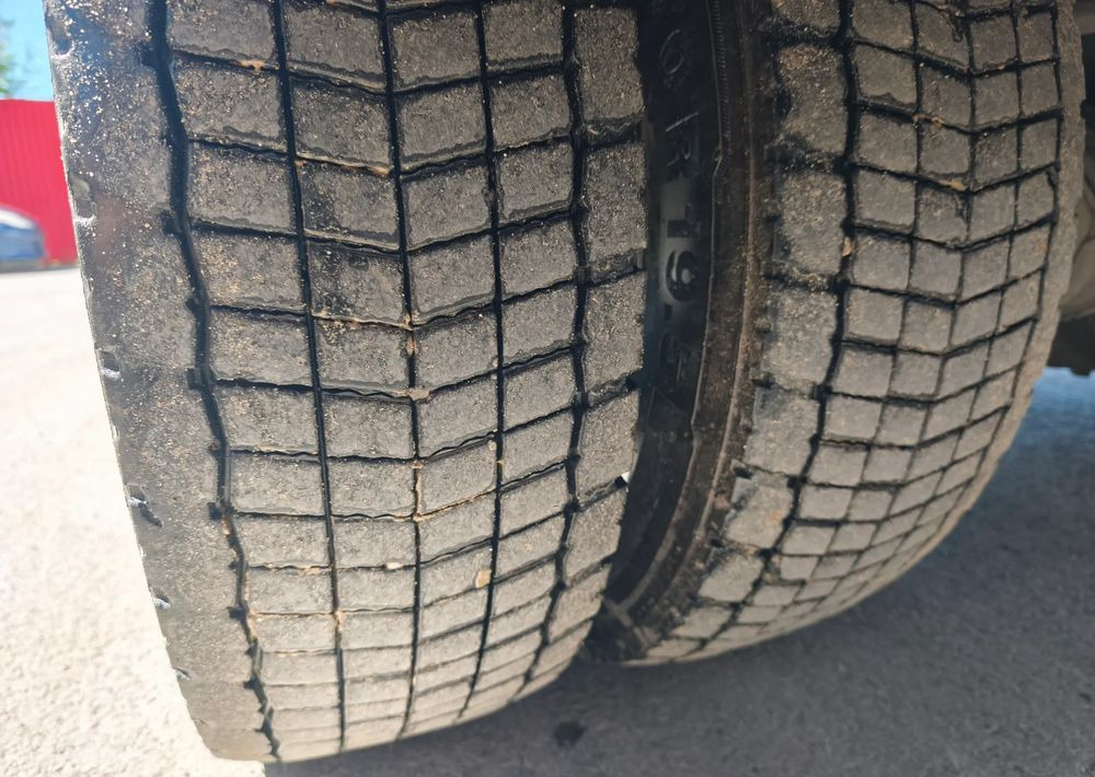 Renault GAMA D 12.210 chłodnia izoterma 14 palet poduszka - Koelwagen vrachtwagen: afbeelding 3 Renault GAMA D 12.210 chłodnia izoterma 14 palet poduszka - Koelwagen vrachtwagen: afbeelding 3