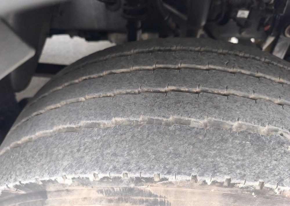 Renault GAMA D 14.210 chłodnia izoterma 16 palet poduszka - Koelwagen vrachtwagen: afbeelding 5 Renault GAMA D 14.210 chłodnia izoterma 16 palet poduszka - Koelwagen vrachtwagen: afbeelding 5