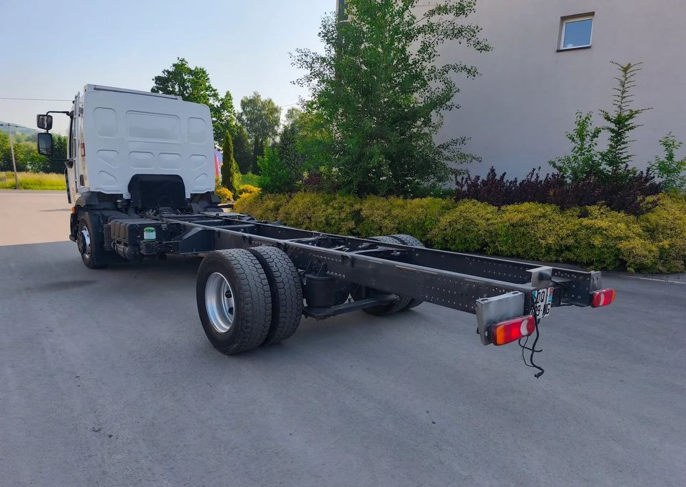 Renault Gama D 16.250 rama do zabudowy poduszka blokada mostu - Chassis vrachtwagen: afbeelding 4 Renault Gama D 16.250 rama do zabudowy poduszka blokada mostu - Chassis vrachtwagen: afbeelding 4