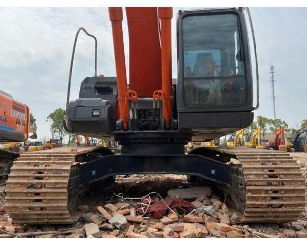 Rupsgraafmachine 2023 Hitachi ZX240-3: afbeelding 10 Rupsgraafmachine 2023 Hitachi ZX240-3: afbeelding 10