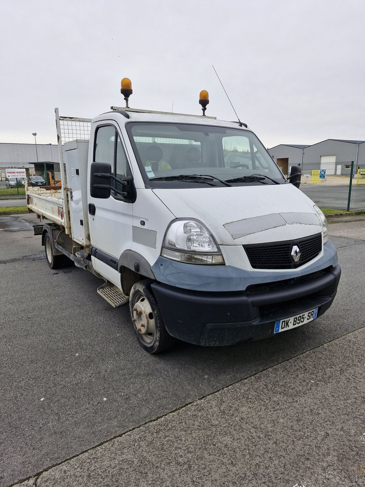 Renault Mascott 3.5T- (Disponible à compter du 24/11/2025) 3 places avec benne basculante hydraulique. BEG. Vendu sans CT. Véhicule roulant. Entretien régulier. Arrêté début 2025 pour souci passage d - Kipper bestelwagen: afbeelding 1 Renault Mascott 3.5T- (Disponible à compter du 24/11/2025) 3 places avec benne basculante hydraulique. BEG. Vendu sans CT. Véhicule roulant. Entretien régulier. Arrêté début 2025 pour souci passage d - Kipper bestelwagen: afbeelding 1