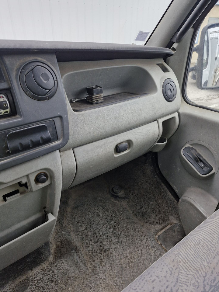 Renault Mascott 3.5T- (Disponible à compter du 24/11/2025) 3 places avec benne basculante hydraulique. BEG. Vendu sans CT. Véhicule roulant. Entretien régulier. Arrêté début 2025 pour souci passage d - Kipper bestelwagen: afbeelding 4 Renault Mascott 3.5T- (Disponible à compter du 24/11/2025) 3 places avec benne basculante hydraulique. BEG. Vendu sans CT. Véhicule roulant. Entretien régulier. Arrêté début 2025 pour souci passage d - Kipper bestelwagen: afbeelding 4