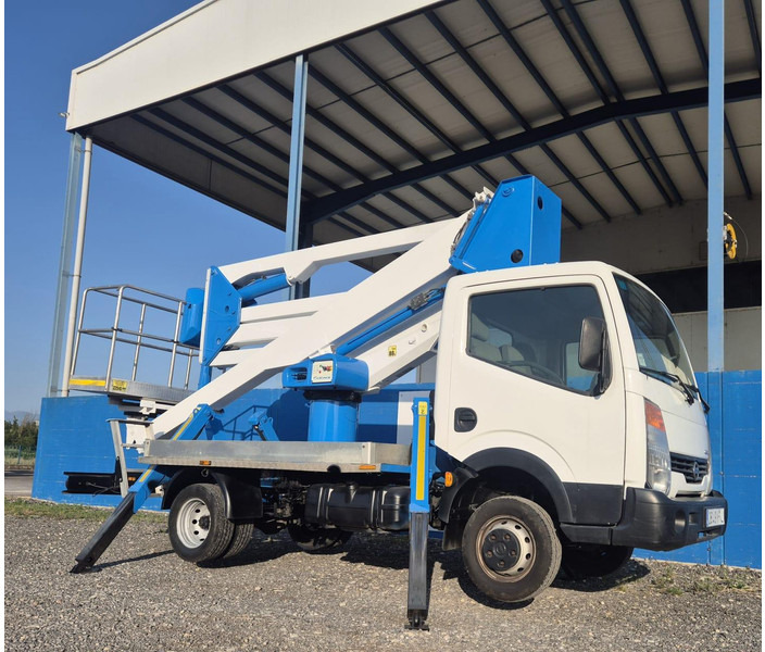 Usado SOCAGE DA320 sobre NISSAN CABSTAR 35.12 - Hoogwerker: afbeelding 2 Usado SOCAGE DA320 sobre NISSAN CABSTAR 35.12 - Hoogwerker: afbeelding 2