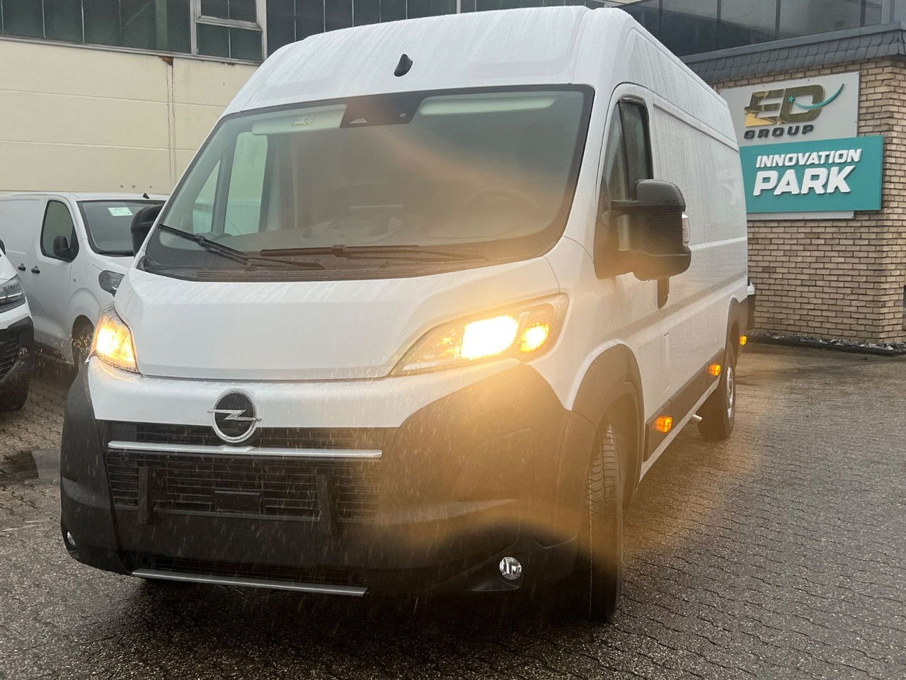Opel Kasten 3,5 L4 H2 PS 180 Automatik+AHK Kasten 3,5 L4 H2 PS 180 Automatik+AHK - Gesloten bestelwagen: afbeelding 3 Opel Kasten 3,5 L4 H2 PS 180 Automatik+AHK Kasten 3,5 L4 H2 PS 180 Automatik+AHK - Gesloten bestelwagen: afbeelding 3
